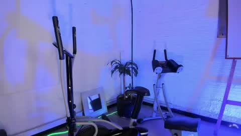 catvalentinee_ online show from December 4, 6:11 am