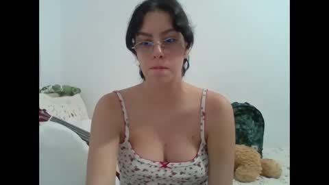 cazadora80s online show from December 16, 5:02 am