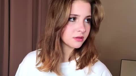 Lina  online show from February 22, 7:26 pm