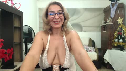 Snapshot of cecylya4u chatting on December 22, 8:58 pm cecylya4u online show from December 22, 8:58 pm