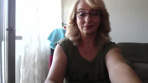 Snapshot of cecylya4u chatting on September 16, 10:01 am cecylya4u online show from September 16, 10:01 am