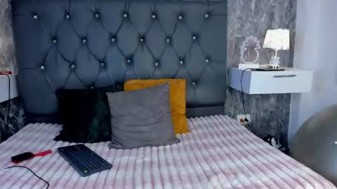 ceeleste_bluee online show from July 9, 9:28 pm