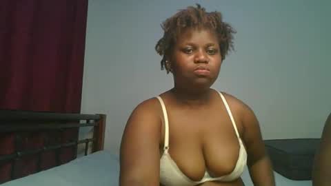 ceepretty25 online show from February 6, 11:19 pm