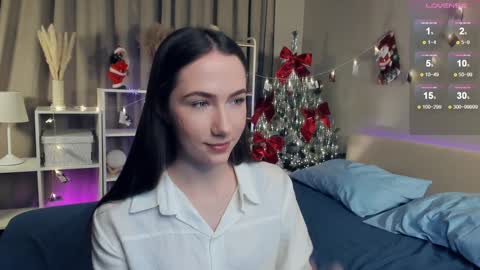 Josie Manesi online show from January 13, 7:10 pm