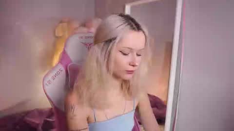 Snapshot of celeste_eyes0n chatting on October 17, 9:07 pm Celeste online show from October 17, 9:07 pm