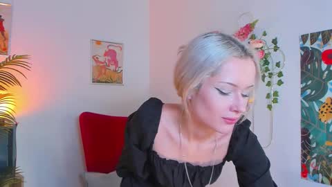 Snapshot of celeste_eyes0n chatting on October 3, 10:15 pm Celeste online show from October 3, 10:15 pm