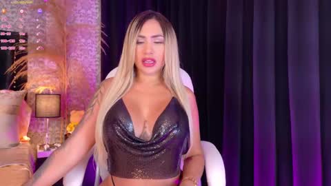 Snapshot of celestemiilani chatting on February 25, 7:49 pm online show from February 25, 7:49 pm
