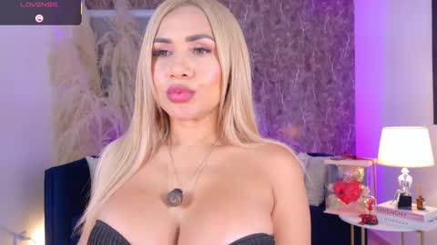 Snapshot of celestemiilani chatting on September 17, 8:40 pm online show from September 17, 8:40 pm