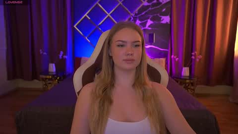 celestenoirr online show from February 24, 8:02 am