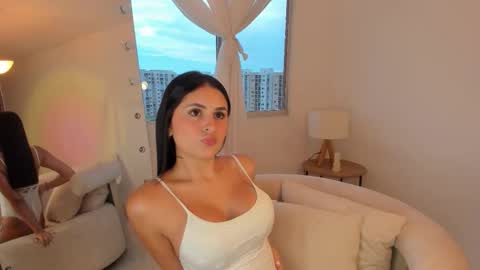 Snapshot of celia_dubois chatting on September 19, 8:30 pm Ari online show from September 19, 8:30 pm