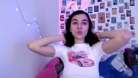 Snapshot of celine_dionn chatting on February 14, 9:34 am Celine online show from February 14, 9:34 am