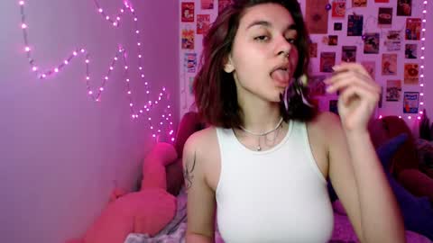 Snapshot of celine_dionn chatting on December 21, 12:38 pm Celine online show from December 21, 12:38 pm
