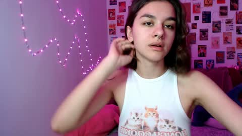 Snapshot of celine_dionn chatting on December 7, 7:38 am Celine online show from December 7, 7:38 am