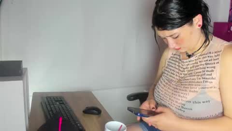 Snapshot of cerecita_02 chatting on March 4, 12:01 pm Cerecita online show from March 4, 12:01 pm