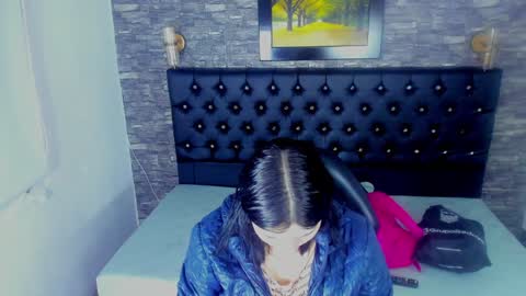 Snapshot of cerecita_02 chatting on January 22, 12:27 pm Cerecita online show from January 22, 12:27 pm