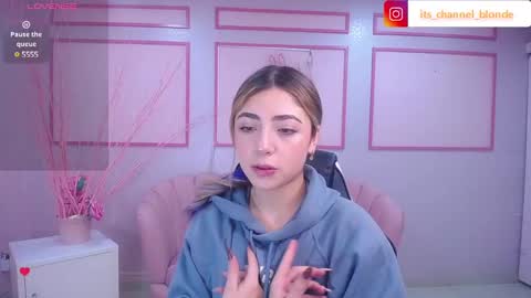 channel_blonde_a online show from December 20, 4:57 pm