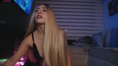 channel_blonde_a online show from October 5, 6:18 am