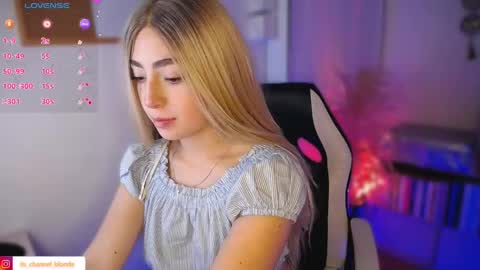 channel_blonde_a online show from April 29, 1:42 am