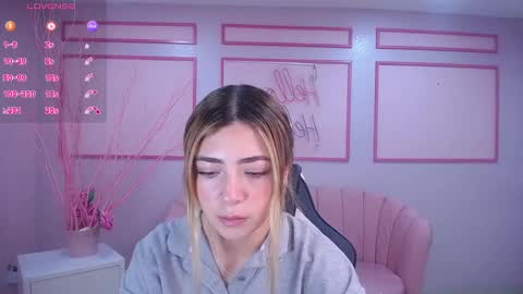 channel_blonde_a online show from December 18, 5:00 pm