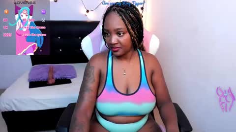 Snapshot of channel_brunette chatting on January 25, 6:54 pm Chanel online show from January 25, 6:54 pm
