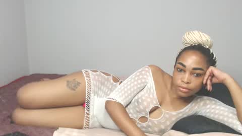 Snapshot of chantel87_ chatting on January 29, 3:44 am chantel87_ online show from January 29, 3:44 am