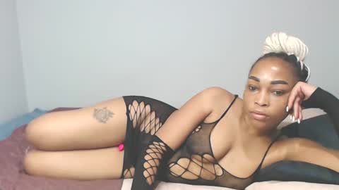 Snapshot of chantel87_ chatting on December 24, 5:23 pm chantel87_ online show from December 24, 5:23 pm