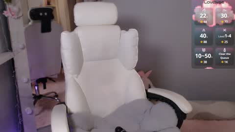 Snapshot of charityryah chatting on January 25, 1:25 pm Hi guys Welcome to my room online show from January 25, 1:25 pm