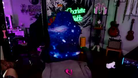 Charlette Webb online show from August 3, 3:32 am