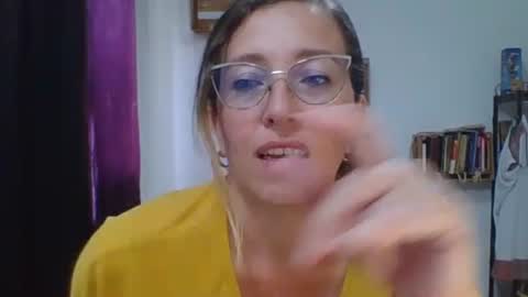 Snapshot of charlot_ponze chatting on September 26, 7:33 pm charlott online show from September 26, 7:33 pm