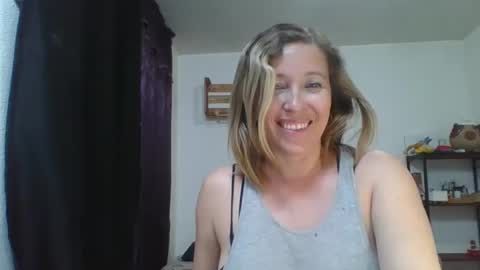 Snapshot of charlot_ponze chatting on February 13, 4:00 am charlott online show from February 13, 4:00 am