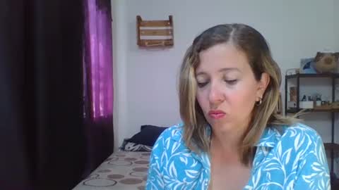 Snapshot of charlot_ponze chatting on March 6, 6:59 pm charlott online show from March 6, 6:59 pm