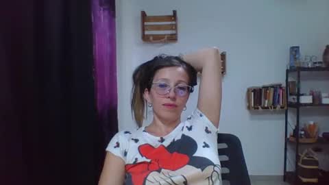 Snapshot of charlot_ponze chatting on September 13, 7:00 pm charlott online show from September 13, 7:00 pm