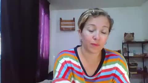 Snapshot of charlot_ponze chatting on January 3, 6:03 pm charlott online show from January 3, 6:03 pm