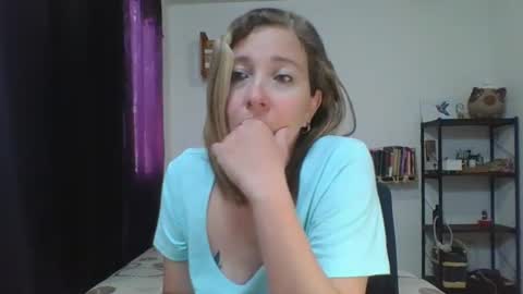 Snapshot of charlot_ponze chatting on February 13, 5:54 pm charlott online show from February 13, 5:54 pm