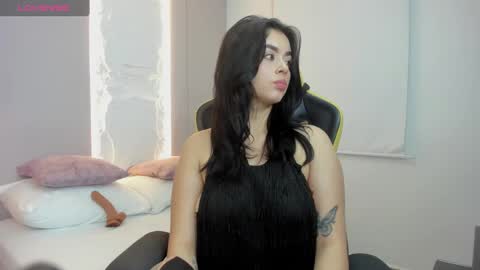Snapshot of charlote_rossee chatting on September 17, 1:53 pm charlote_rossee online show from September 17, 1:53 pm