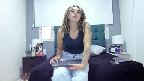 Snapshot of charlott_lens chatting on October 10, 10:03 pm Charlott online show from October 10, 10:03 pm