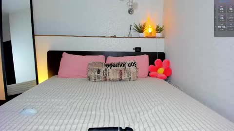 charlottacardi online show from November 13, 3:05 am