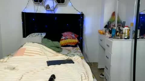 charlotte_027 online show from June 26, 3:08 am