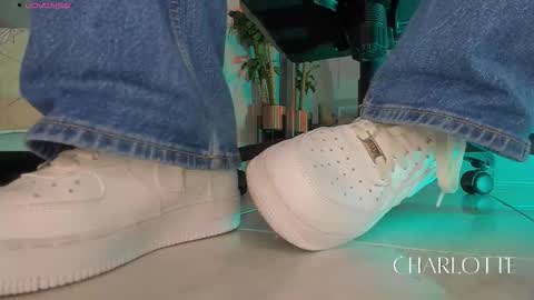 charlotte  grey online show from January 5, 8:01 pm