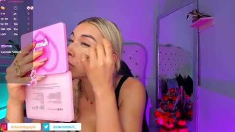 Snapshot of charlotte__grey chatting on February 19, 6:54 pm charlotte grey online show from February 19, 6:54 pm