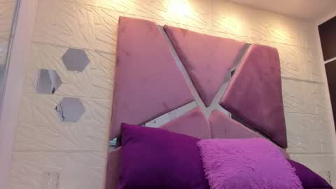 Charlotte Icee online show from December 3, 4:31 pm