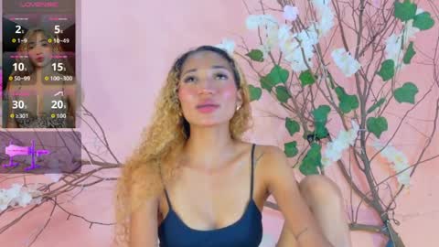 CHARLOTTE online show from April 10, 9:54 pm