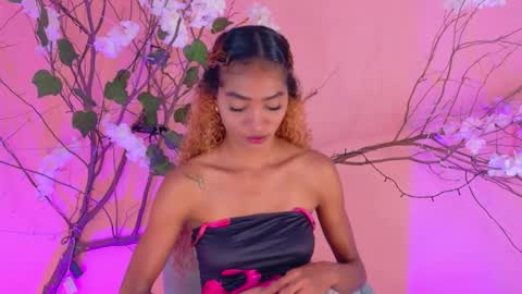 CHARLOTTE online show from March 11, 12:20 pm