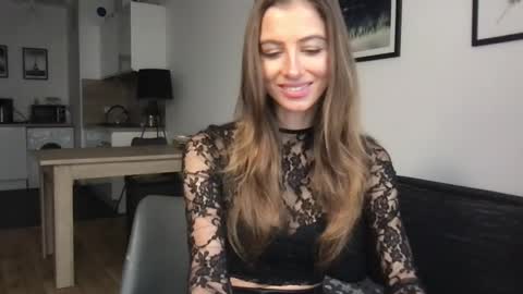 Snapshot of charlotte_roche chatting on February 11, 12:25 pm Charlotte Roche online show from February 11, 12:25 pm