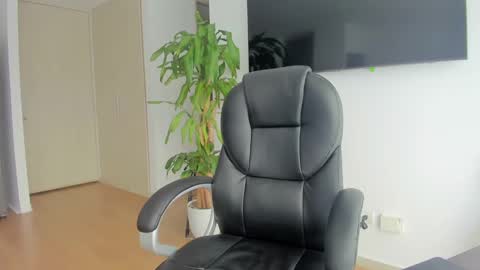 Snapshot of charlotte_tiller chatting on January 26, 5:02 pm Yuli online show from January 26, 5:02 pm