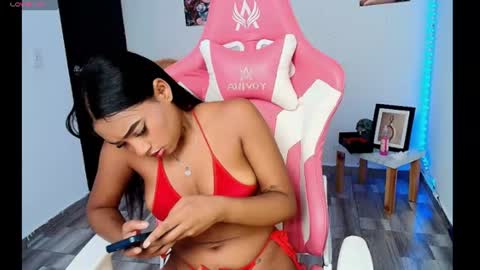 charlotte_walker1 online show from July 16, 10:03 pm