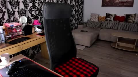 Charlotte Diamonds online show from November 5, 6:35 pm