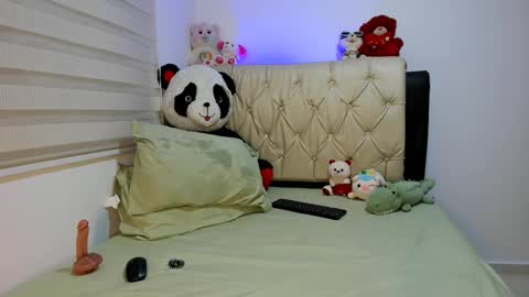 charlottee07 online show from February 5, 2:25 am