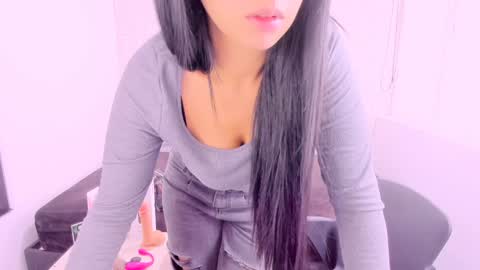 Snapshot of charlottegray_ chatting on January 25, 7:38 pm CHARLOTTE online show from January 25, 7:38 pm