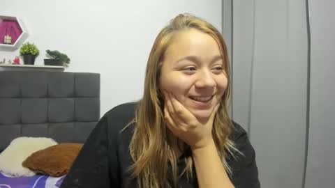 Snapshot of charlottelabouff chatting on February 5, 11:50 pm Charlotte online show from February 5, 11:50 pm